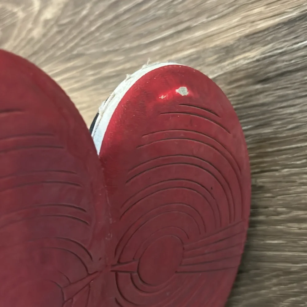 Nike Black and Red Sneakers High-Top Leather 5.5